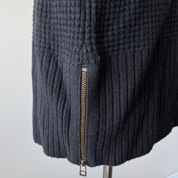 L.L. Bean Pet Black Waffle Knit Turtleneck Pullover Sweater Women's Large - Picture 6 of 9